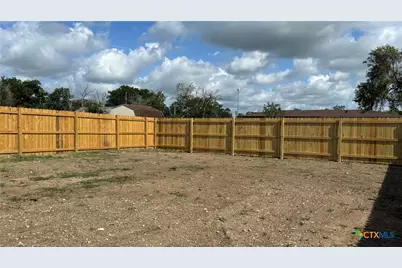804 E 6th Street, Nixon, TX 78140 - Photo 27