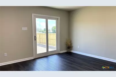 804 E 6th Street, Nixon, TX 78140 - Photo 7