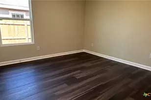 804 E 6th St, Nixon, TX 78140 - Photo 23