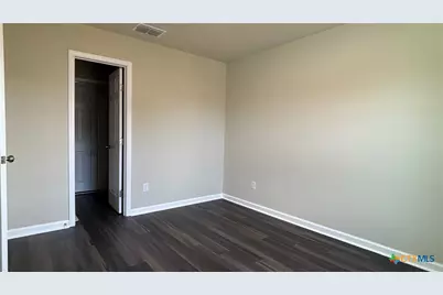 804 E 6th Street, Nixon, TX 78140 - Photo 11