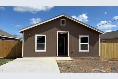 804 E 6th Street, Nixon, TX 78140 - Photo 1