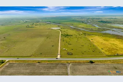 8078 State Highway 35, Palacios, TX 77465 - Photo 3