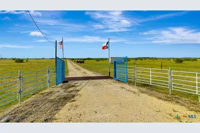 8078 State Highway 35, Palacios, TX 77465 - Photo 9