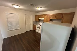 301 W Avenue D, Copperas Cove, TX 76522 - Photo 5