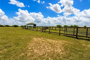255 Gin Rd, Victoria, TX 77905 - Photo 5