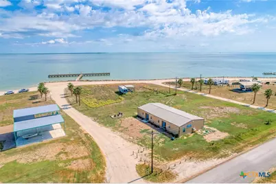 1233 N Ocean Drive, Port Lavaca, TX 77979 - Photo 1