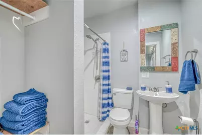 1233 N Ocean Drive, Port Lavaca, TX 77979 - Photo 11