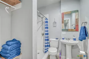 1233 N Ocean Dr, Port Lavaca, TX 77979 - Photo 11