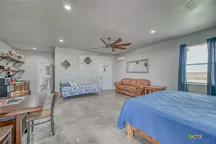 1233 N Ocean Dr, Port Lavaca, TX 77979 - Photo 5