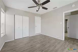630 E Pine St, Seguin, TX 78155 - Photo 17