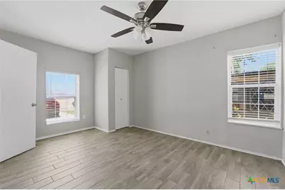 630 E Pine Street, Seguin, TX 78155 - Photo 19