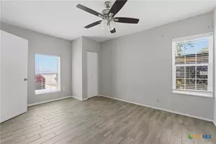 630 E Pine St, Seguin, TX 78155 - Photo 19