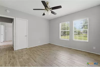 630 E Pine Street, Seguin, TX 78155 - Photo 5