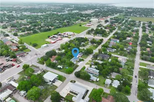 1705 Holloman Dr, Port Lavaca, TX 77979 - Photo 5