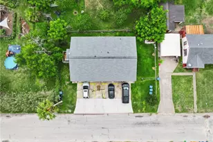 1705 Holloman Dr, Port Lavaca, TX 77979 - Photo 11
