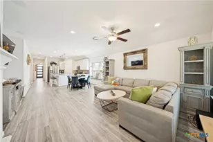 2037 Egret Ave, New Braunfels, TX 78132 - Photo 11