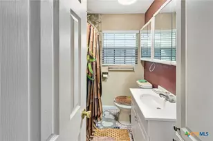 1504 Sam Houston Dr, Victoria, TX 77901 - Photo 15