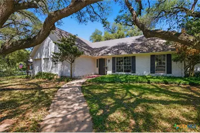 2804 E Loma Vista Avenue, Victoria, TX 77901 - Photo 1