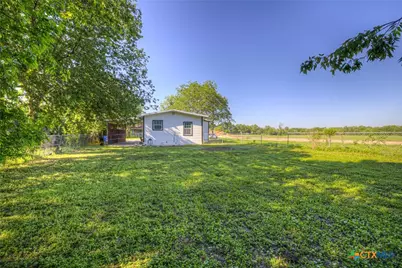 1054 Morelos Street, Seguin, TX 78155 - Photo 11
