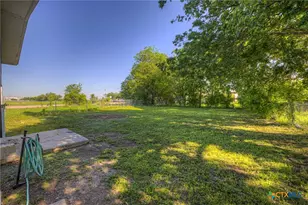 1054 Morelos St, Seguin, TX 78155 - Photo 9