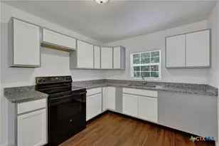 1054 Morelos St, Seguin, TX 78155 - Photo 5
