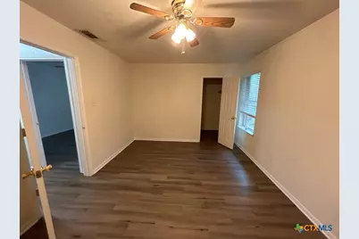 202 W Truman Avenue, Copperas Cove, TX 76522 - Photo 5
