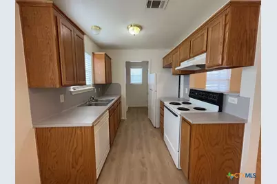 202 W Truman Avenue, Copperas Cove, TX 76522 - Photo 3