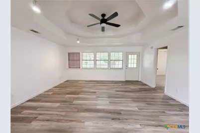 410 Cole Avenue, Temple, TX 76501 - Photo 3