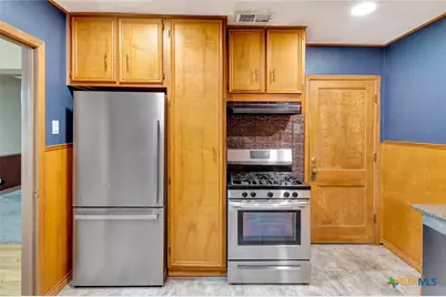 2402 E Brazos Street, Victoria, TX 77901 - Photo 13