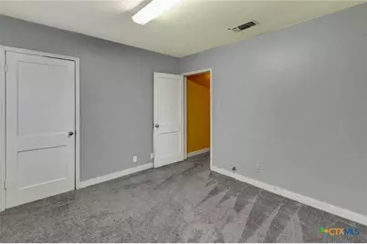 2402 E Brazos Street, Victoria, TX 77901 - Photo 33