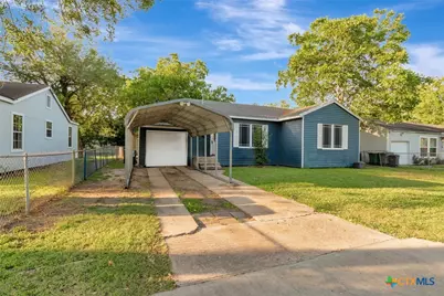 2402 E Brazos Street, Victoria, TX 77901 - Photo 1