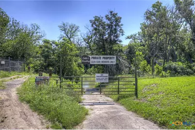 96 W Hampton Drive, Seguin, TX 78155 - Photo 37