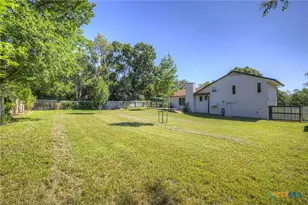96 W Hampton Dr, Seguin, TX 78155 - Photo 33