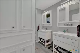 96 W Hampton Dr, Seguin, TX 78155 - Photo 27