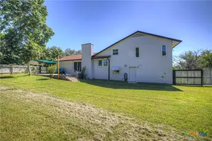 96 W Hampton Dr, Seguin, TX 78155 - Photo 35