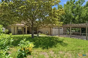 780 Burges St, Seguin, TX 78155 - Photo 3