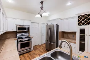 304 Bramble Bush Ln, Victoria, TX 77904 - Photo 13