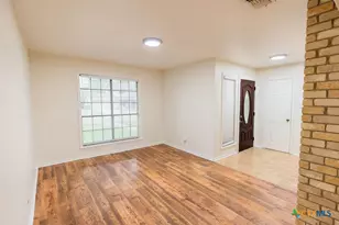 304 Bramble Bush Ln, Victoria, TX 77904 - Photo 7
