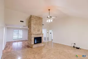 304 Bramble Bush Ln, Victoria, TX 77904 - Photo 5