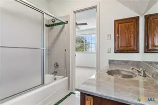 4612 County Rd 117, Floresville, TX 78114 - Photo 23