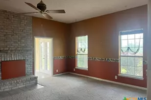 4612 County Rd 117, Floresville, TX 78114 - Photo 17