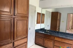 4612 County Rd 117, Floresville, TX 78114 - Photo 27
