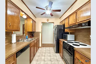 208 Richmond Drive, Victoria, TX 77904 - Photo 11