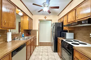 208 Richmond Dr, Victoria, TX 77904 - Photo 11