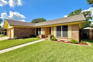 208 Richmond Dr, Victoria, TX 77904 - Photo 3