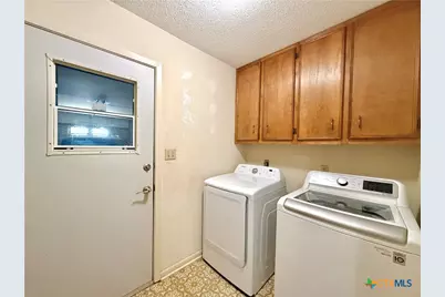 208 Richmond Drive, Victoria, TX 77904 - Photo 29