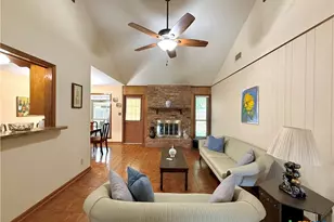 208 Richmond Dr, Victoria, TX 77904 - Photo 7