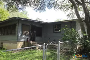 1306 Alamo St, San Marcos, TX 78666 - Photo 3