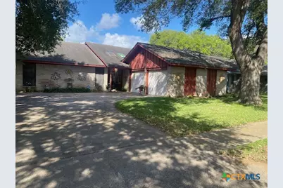 221 Navajo Drive, Victoria, TX 77904 - Photo 1