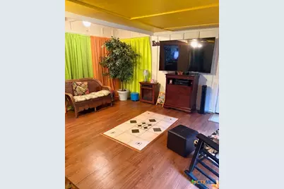 221 Navajo Drive, Victoria, TX 77904 - Photo 9